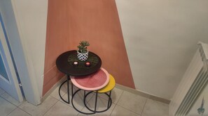 Apartment, 2 Schlafzimmer, Raucher, Bergblick | Wohnbereich
