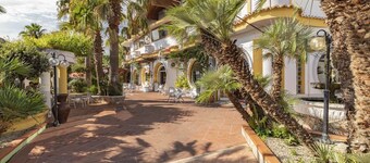 "room in Guest Room - Sayonara Club Village - Double Room Ideal for Couples No69"