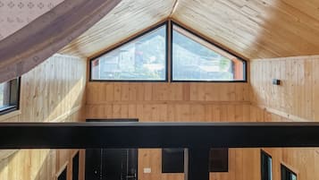 独立别墅, 1 间卧室, 吸烟房, 阳台 | 起居区 | 电视、流媒体服务