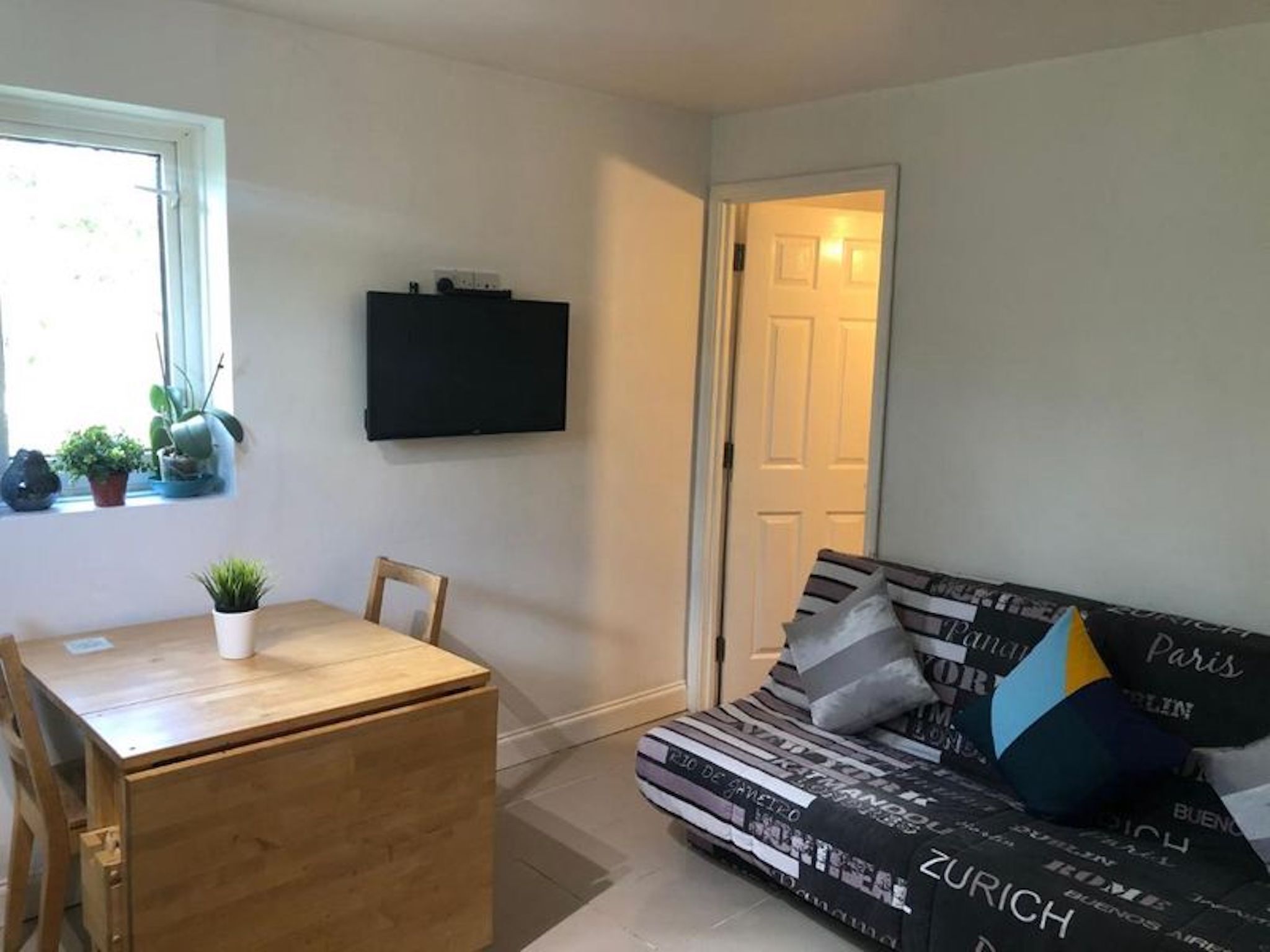 Apartment, 2 Bedrooms, City View | Room amenity