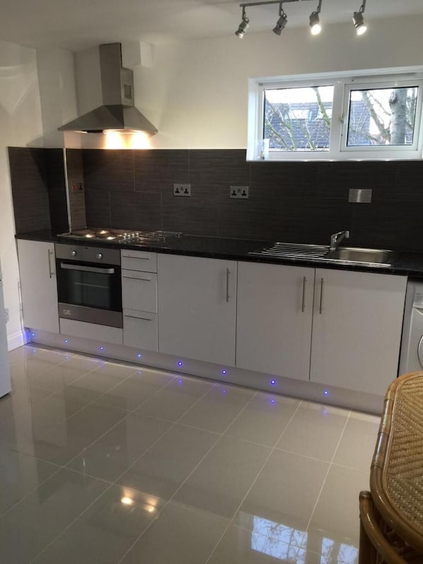 Apartment, 2 Bedrooms, City View | Interior