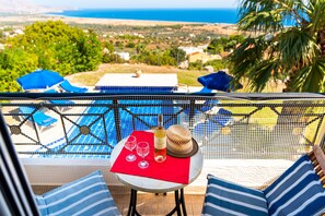 Villa, 3 habitaciones, balcón | Balcón