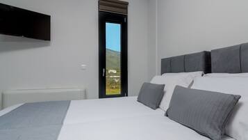 Villa, 3 Bedrooms, Private Pool, Pool View | 4 bedrooms