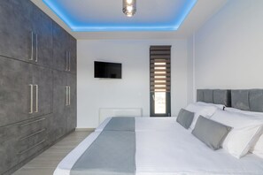 Villa, 3 Bedrooms, Private Pool, Pool View | 4 bedrooms