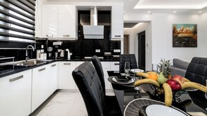 Biệt thự, 3 phòng ngủ, hồ bơi riêng, quang cảnh hồ bơi | Nội thất
