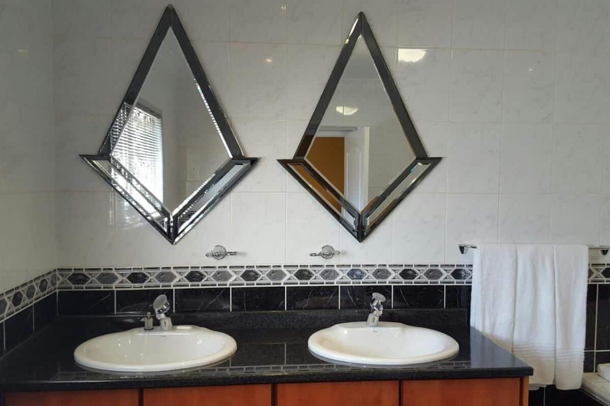 room, 1 bedroom, refrigerator | bathroom