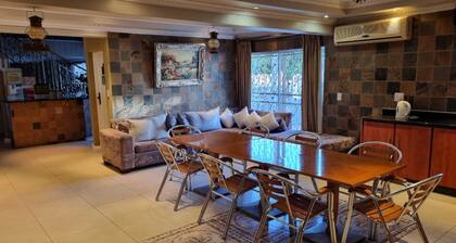 Savoy Lodge - Budget Triple Room 4