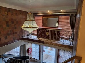 صورة غير مصنفة، 2 من 68، زرّ