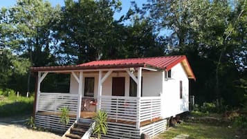 Bungalow, 1 Bedroom, Balcony, Garden View | Property entrance