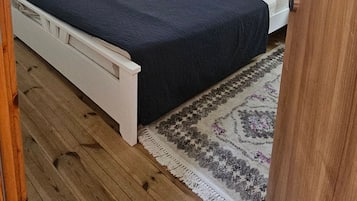 1 bedroom, iron/ironing board
