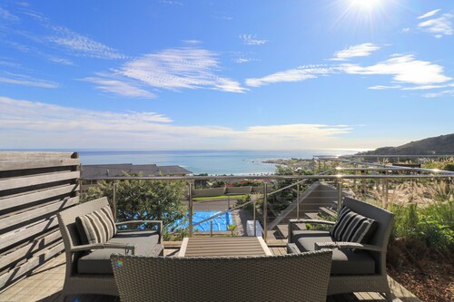 Camps Bay One Bedroom Apartment - The Crystal