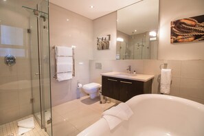 Apartment, 1 Bedroom, Patio, Ocean View | Bathroom