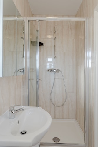Room-family Room With Private Bathroom