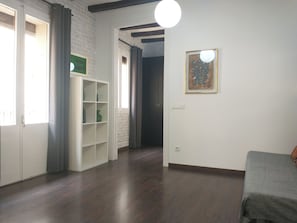 Apartment, 1 Bedroom, Balcony, City View | Interior