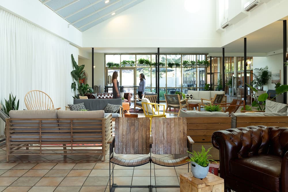 Shefayim Hotel