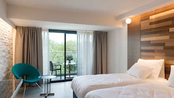 Habitación superior, balcón | Minibar, escritorio, espacio para trabajar con un portátil