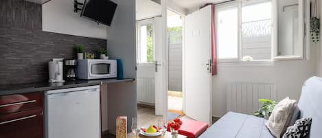 Fer et planche à repasser, lit de bébé portatif, accÚs au Wi-Fi (inclus)