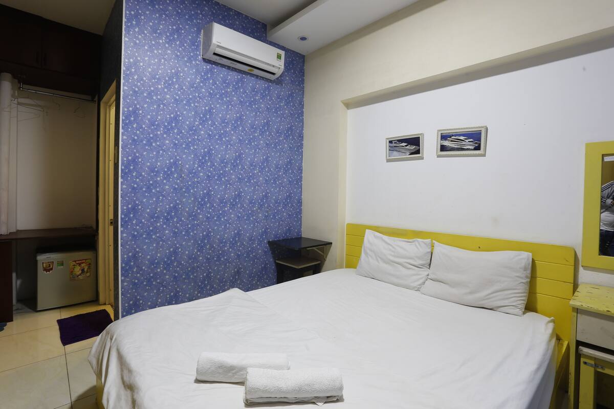 Standard Double Room | Free WiFi, bed sheets