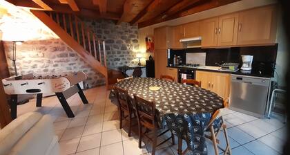 Charming gîte for 7 people, near lake and river