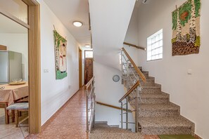 스탠다드 하우스, 침실 여러 개, 욕실 2개, 산비탈 (Vineyard Homestead Vrtin) | 내부