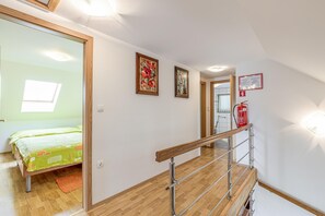 스탠다드 하우스, 침실 여러 개, 욕실 2개, 산비탈 (Vineyard Homestead Vrtin) | 내부