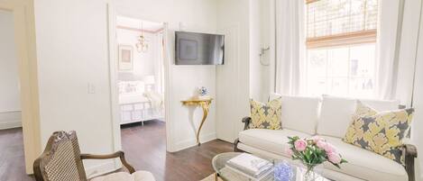 2 sovrum, skrivbord, strykjärn/strykbräda och gratis wi-fi