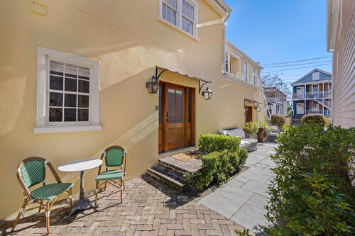 East 42 A - Ground floor unit!