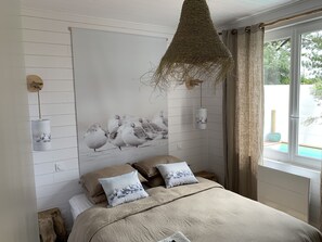 2 chambres, fer et planche à repasser, draps fournis