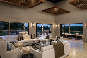 Lounge - Leopard Sands, Kruger Park (Mbombela)