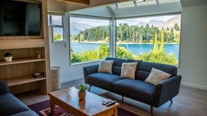 Smart TV, streaming services - Stunning Mountain Lake views on The Terrace 16B (Queenstown)