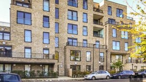 Basic Apartment, 1 Double Bed with Sofa bed | Exterior - Stunning Modern 1 Bedroom Apartment Near Canary Wharf (London)