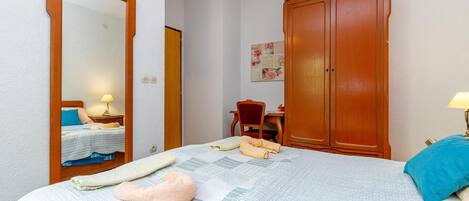 3 bedrooms, free WiFi, bed sheets