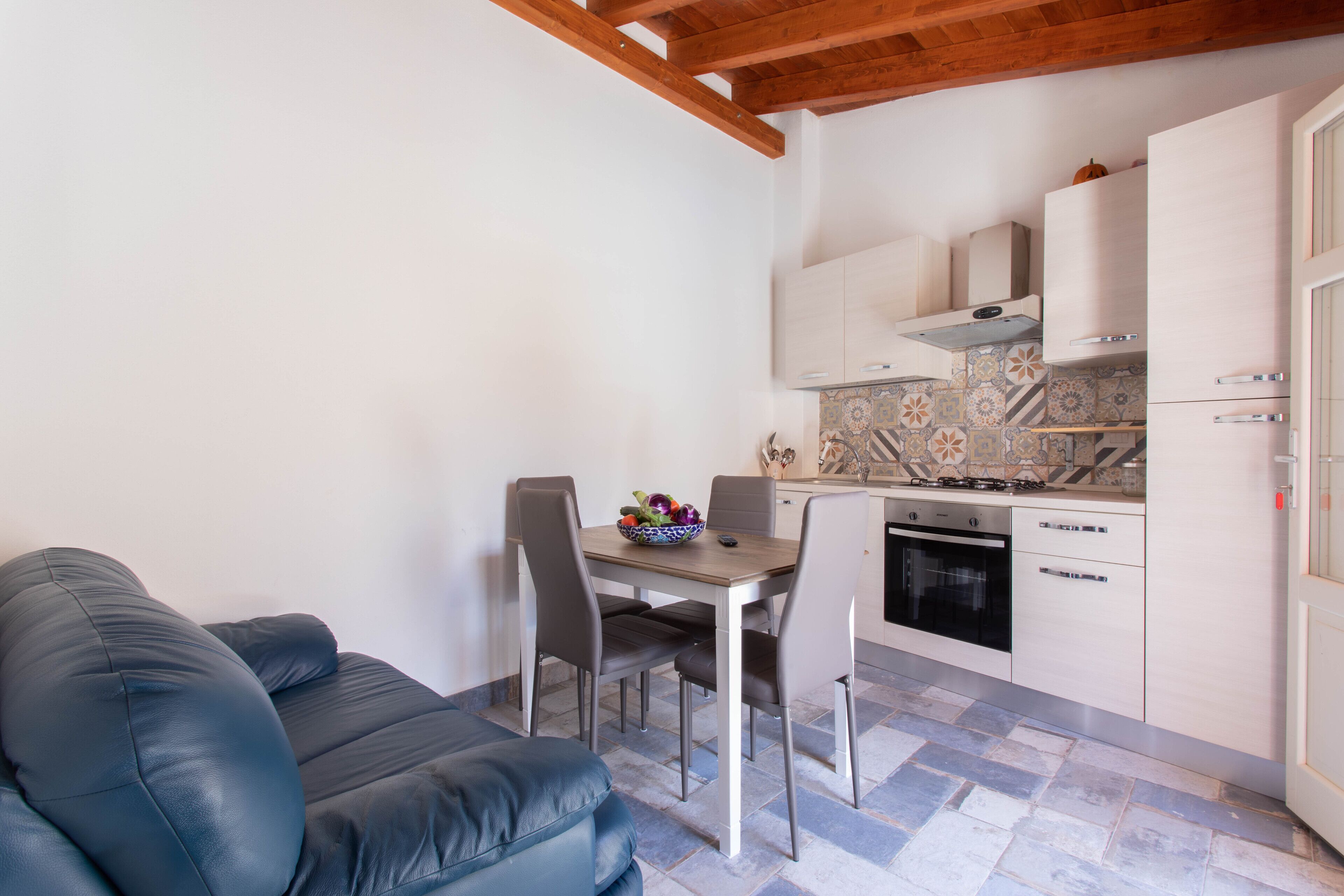 Dependence 2 Fronte Piscina in Centro Storico