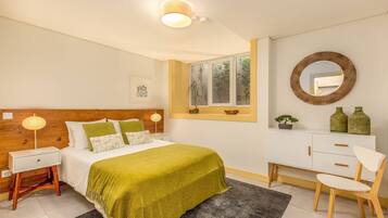 1 bedroom, iron/ironing board, Internet, bed sheets