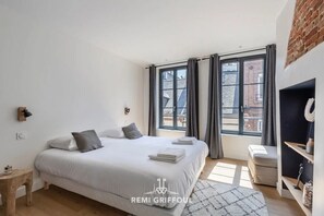 3 bedrooms, travel cot, WiFi, bed sheets