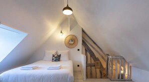 2 bedrooms, travel crib, WiFi, bed sheets