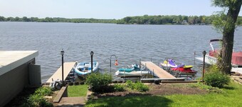 Lakefront home Wonder Lake IL - Close to Lake Geneva and Twin Lakes Wi