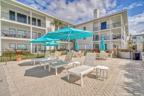 Terrace/patio - Take your time at Dune Thyme / Gulf Front Condo / Steps to Sand / Community Pool (Santa Rosa Beach)