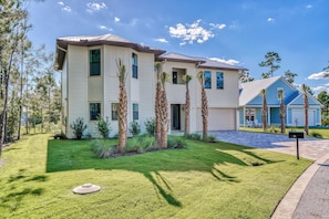 Exterior - Serenity Starts at White Sands Retreat / Steps to Resort Community Pool / 4 Bikes (Santa Rosa Beach)