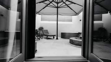 Superior Double Room (Outdoor Hot Tub) | Balcony