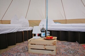 1 camera, Wi-Fi (a pagamento), lenzuola