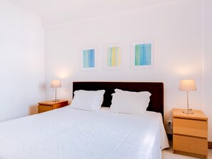 1 soveværelse, strygejern/strygebræt, internetforbindelse, sengetøj