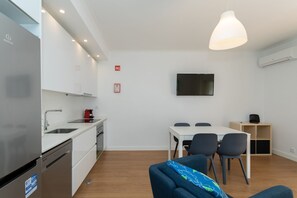 Køleskab, mikrobølgeovn, ovn, opvaskemaskine