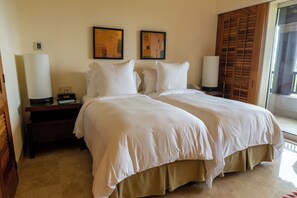 4 bedrooms, iron/ironing board, travel crib, internet