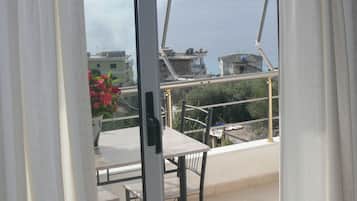 Basic-Apartment, 1 Schlafzimmer, Meerblick | Kostenloses WLAN, Bettwäsche