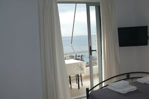 Basic Condo, 1 Bedroom, Sea View | 1 bedroom, free WiFi, bed sheets