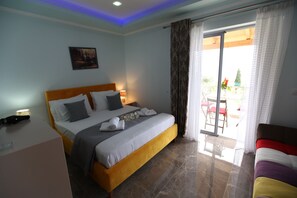 Deluxe Twin Room, Sea View | Free WiFi, bed sheets - Hotel Erviliano (Borsh)