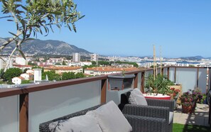 Terrace/patio - Air-conditioned penthouse apartment with PANORAMIC VIEW of the RADE de TOULON (La Seyne-sur-Mer)