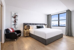 3 室のベッドルーム、アイロン / アイロン台、旅行用ベビーベッド、WiFi (無料)