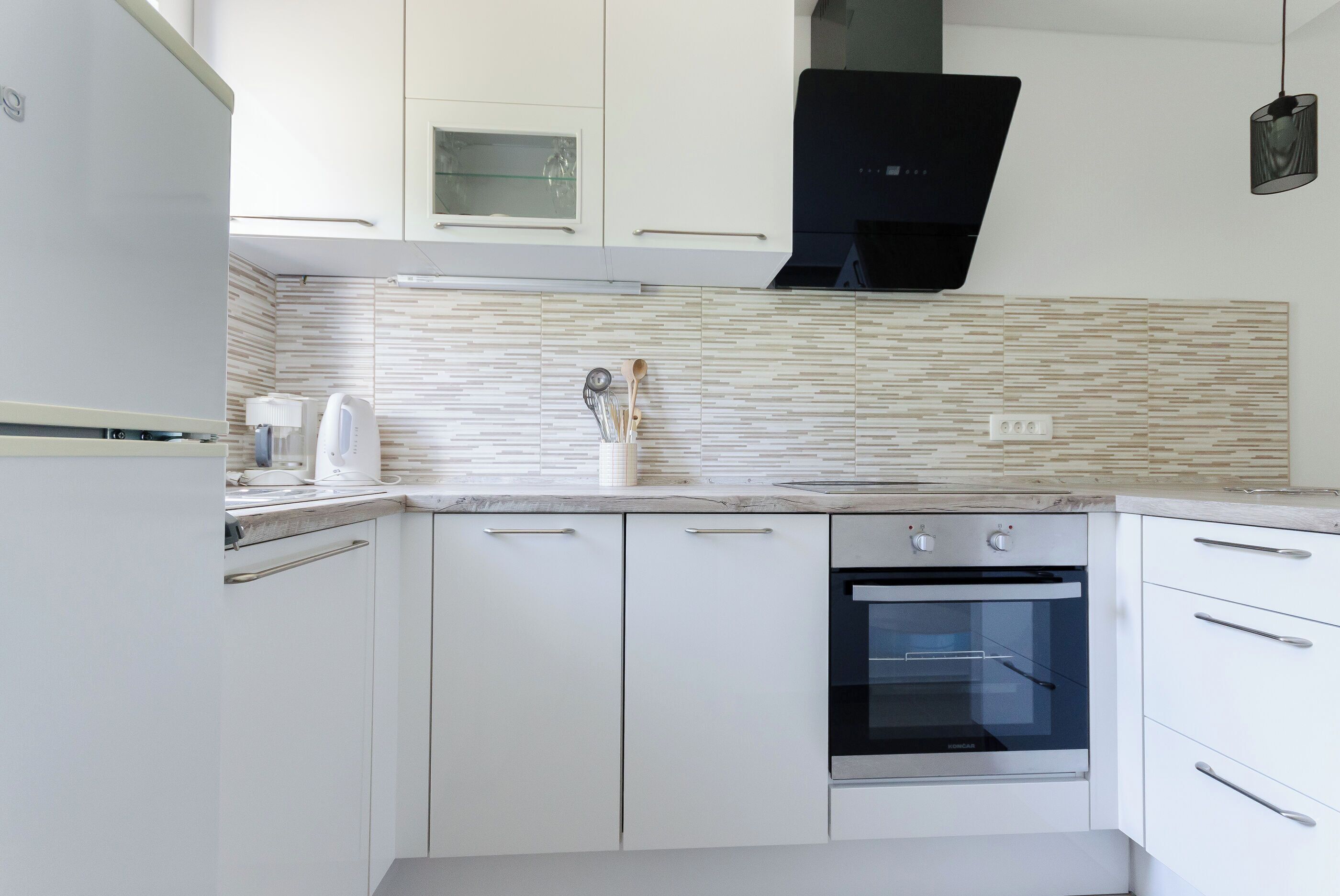 Apartment (A1) | Eigene Küche | Kühlschrank, Ofen, Herdplatte, Espressomaschine